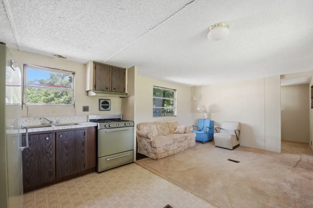 5739 S Washington Wichita KS 67216