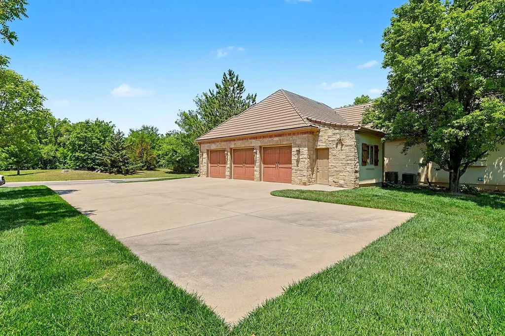 215 E Pine Meadow Court Andover KS 67002