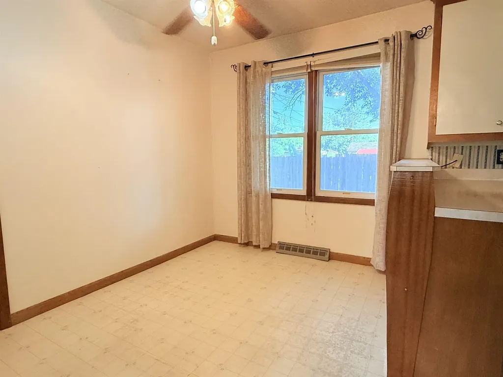 910 E Sherman Marion KS 66861
