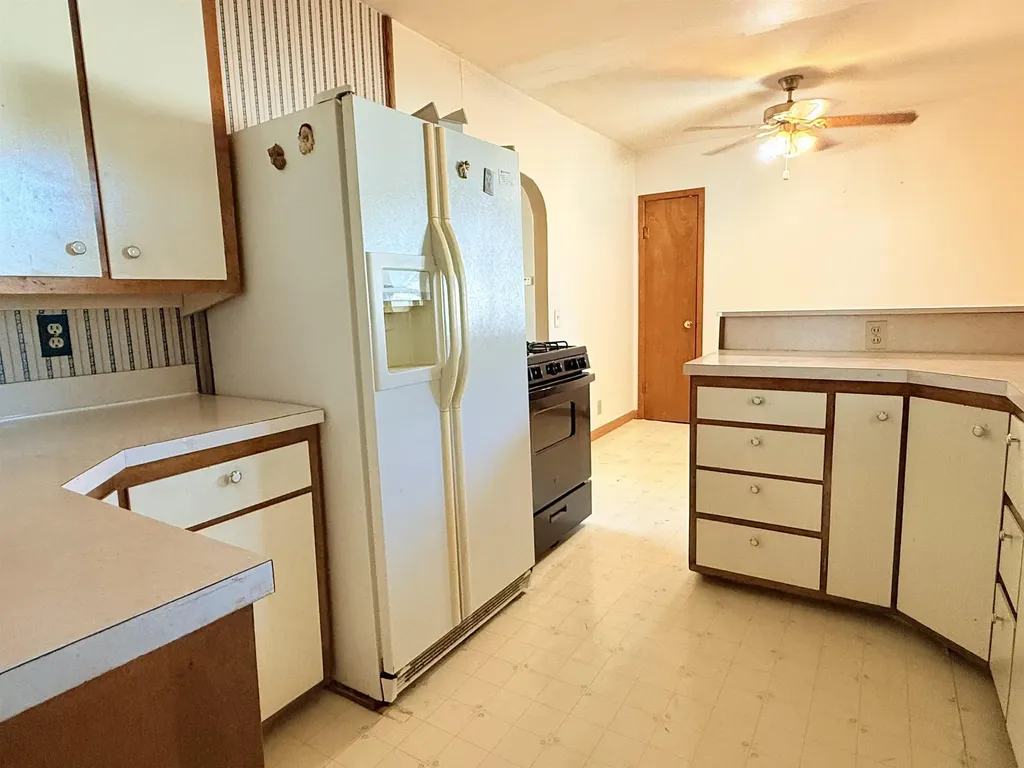 910 E Sherman Marion KS 66861