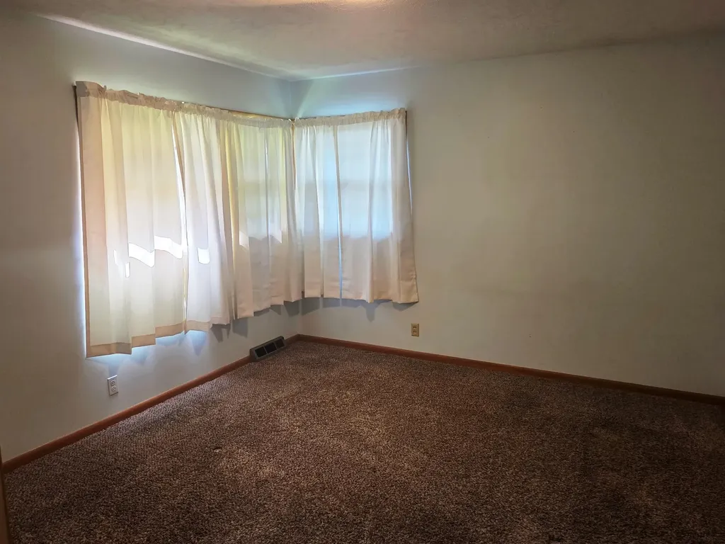 620 N Duncan Newton KS 67114