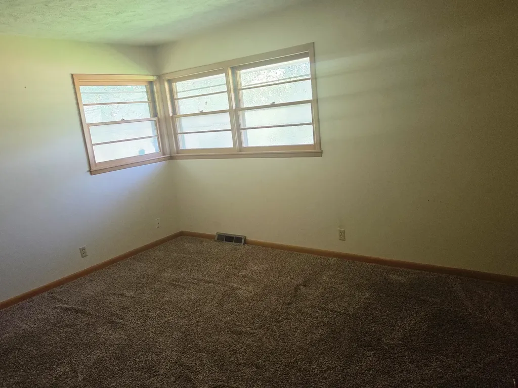 620 N Duncan Newton KS 67114