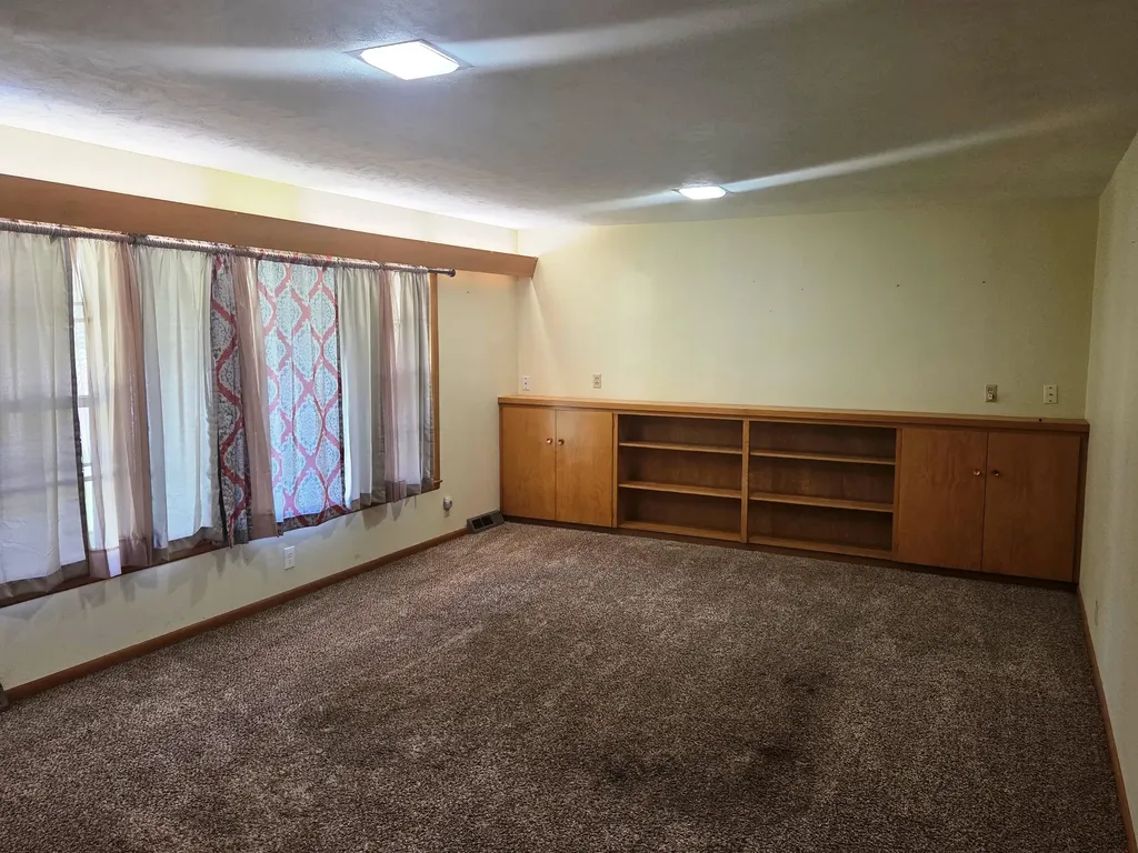 620 N Duncan Newton KS 67114