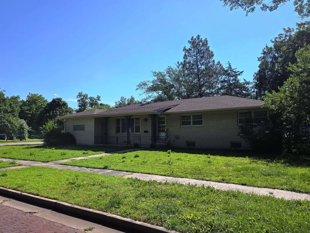 620 N Duncan Newton KS 67114