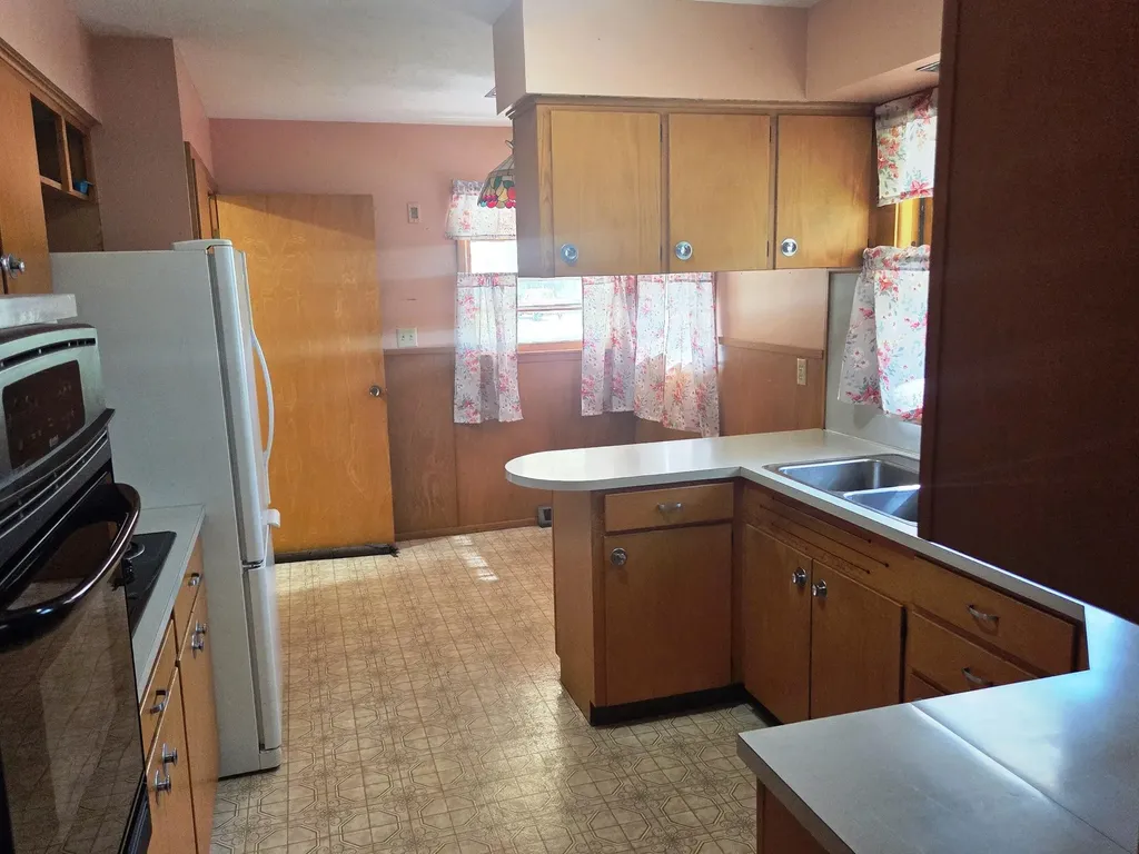 620 N Duncan Newton KS 67114