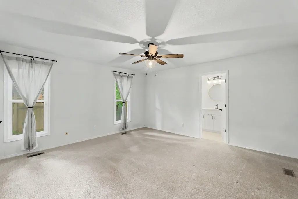 943 N Briarwood Road Derby KS 67037