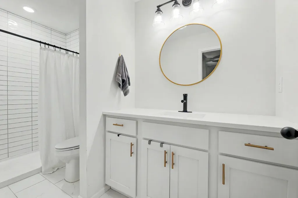 943 N Briarwood Road Derby KS 67037