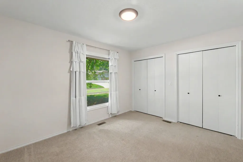 943 N Briarwood Road Derby KS 67037