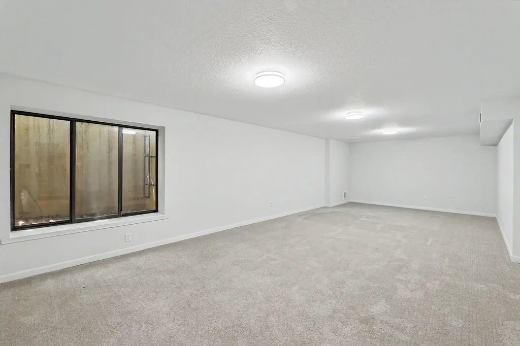 943 N Briarwood Road Derby KS 67037