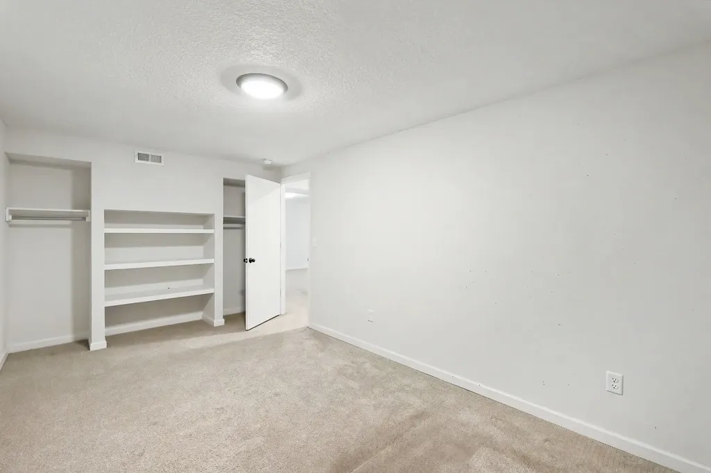 943 N Briarwood Road Derby KS 67037