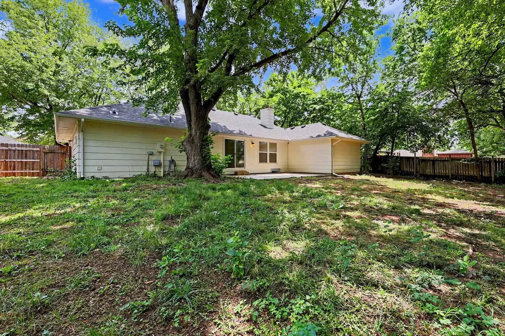 943 N Briarwood Road Derby KS 67037