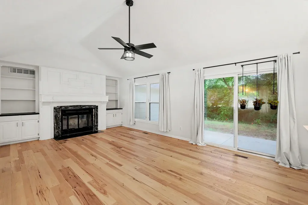 943 N Briarwood Road Derby KS 67037