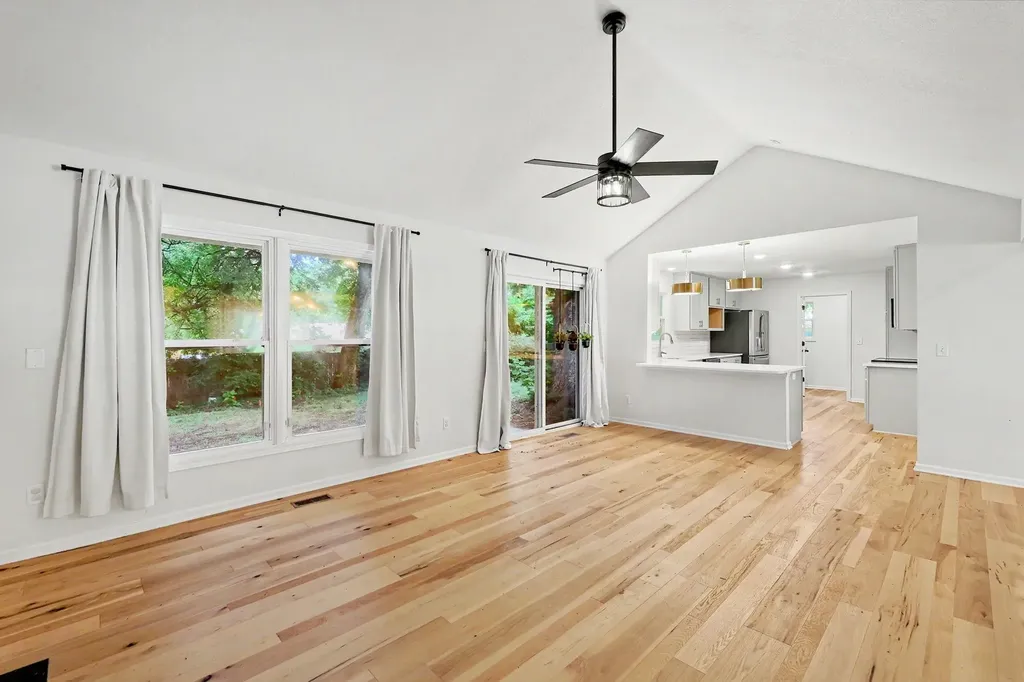 943 N Briarwood Road Derby KS 67037