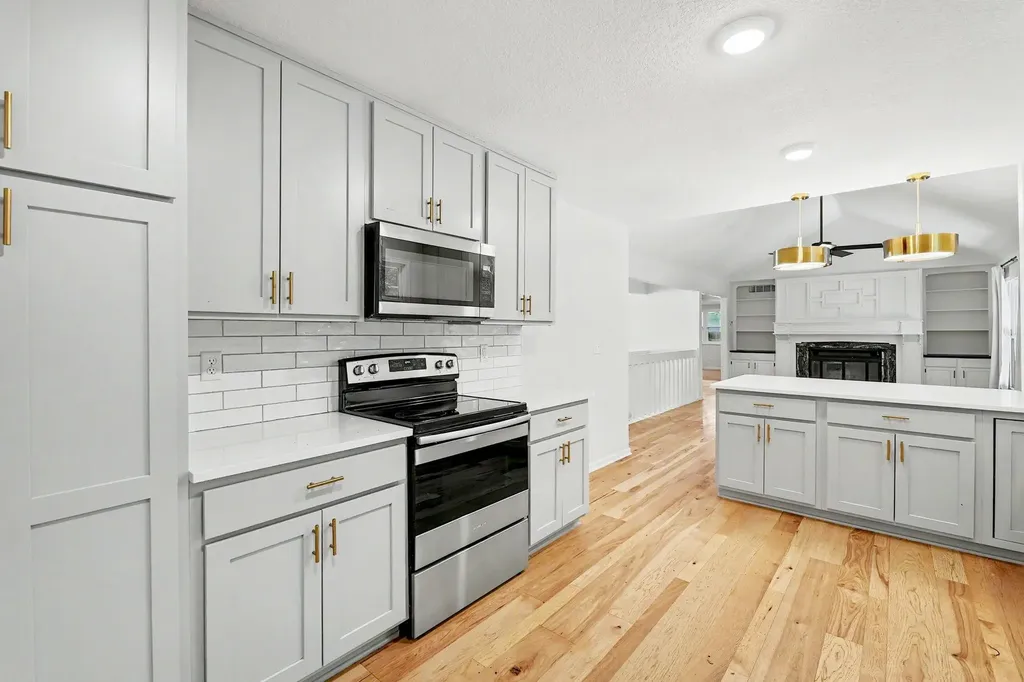 943 N Briarwood Road Derby KS 67037