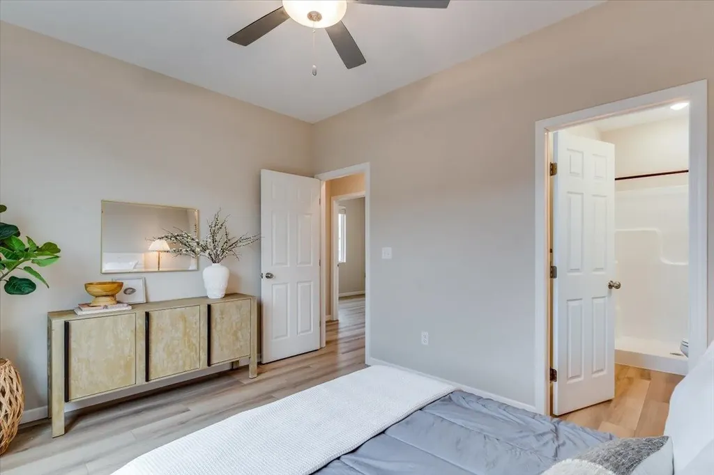 2433 S Wheatland Court Wichita KS 67235