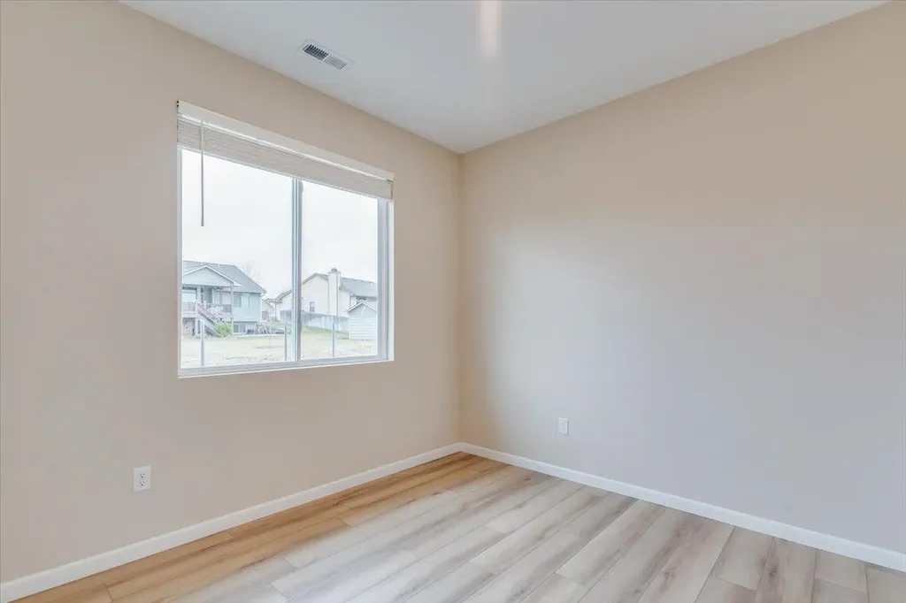 2433 S Wheatland Court Wichita KS 67235