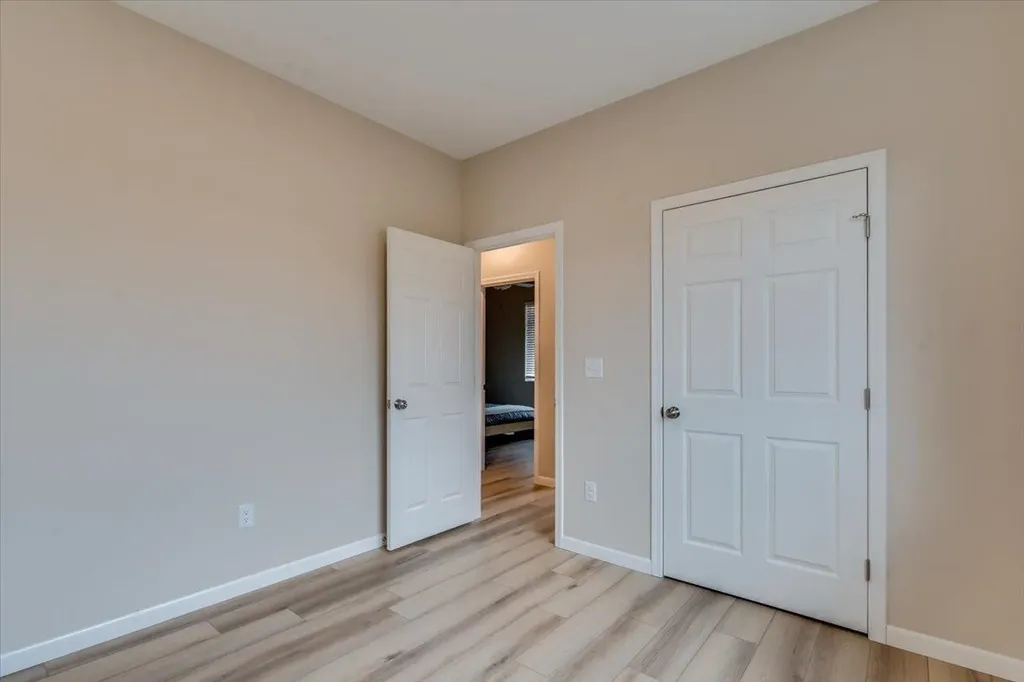2433 S Wheatland Court Wichita KS 67235