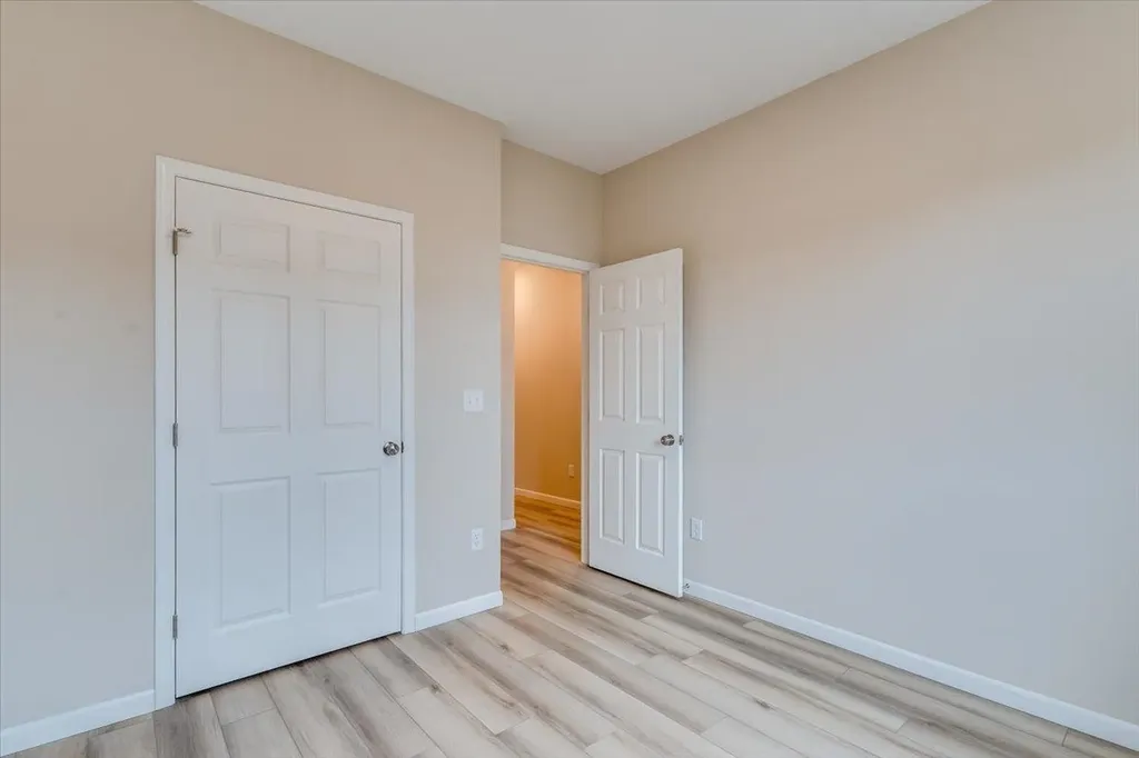2433 S Wheatland Court Wichita KS 67235