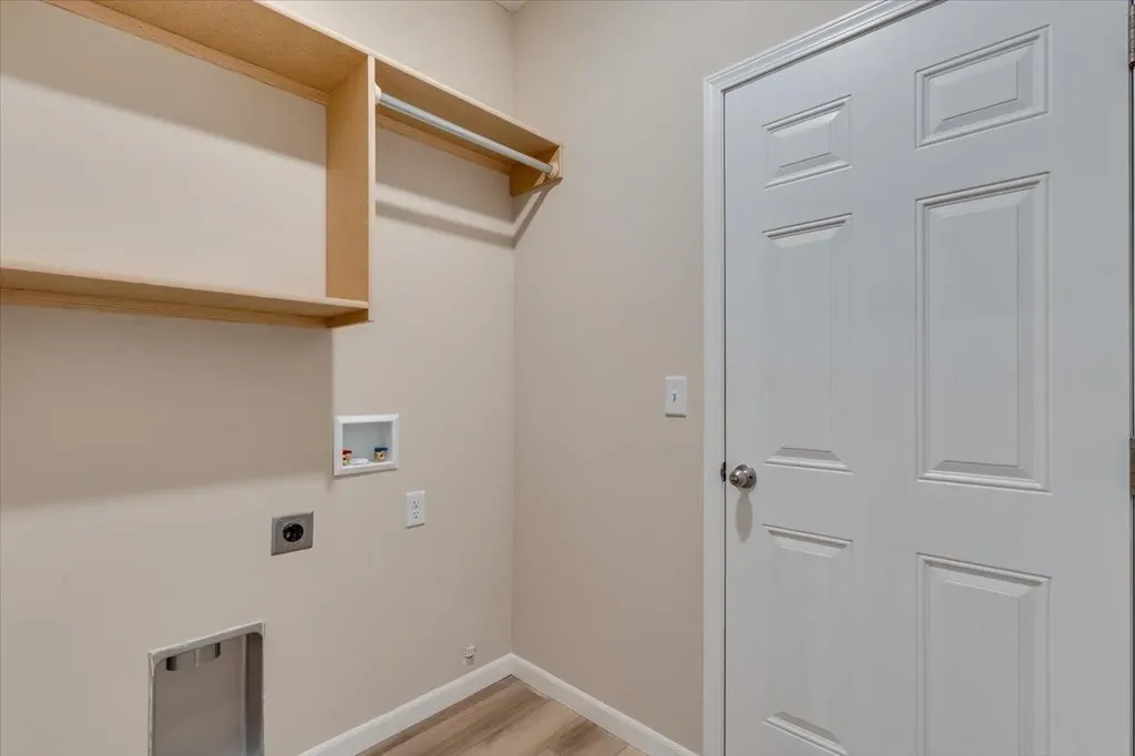 2433 S Wheatland Court Wichita KS 67235