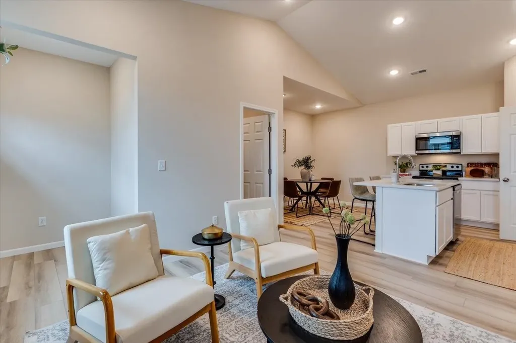 2433 S Wheatland Court Wichita KS 67235