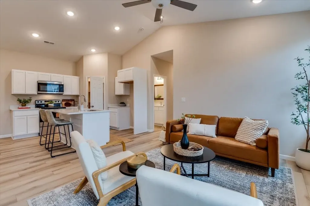 2433 S Wheatland Court Wichita KS 67235