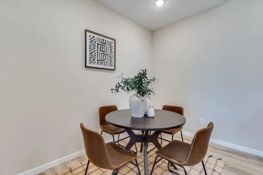 2433 S Wheatland Court Wichita KS 67235