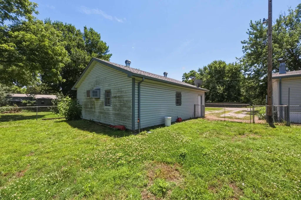 416 W 58th Street S Wichita KS 67217