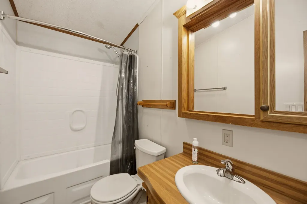 416 W 58th Street S Wichita KS 67217