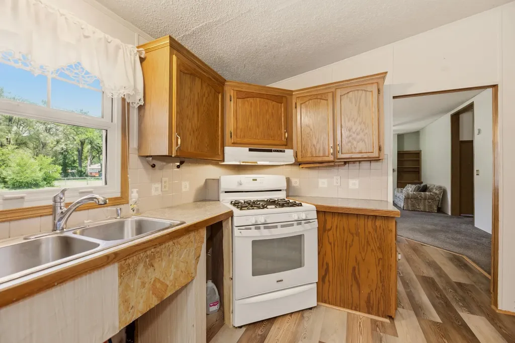 416 W 58th Street S Wichita KS 67217