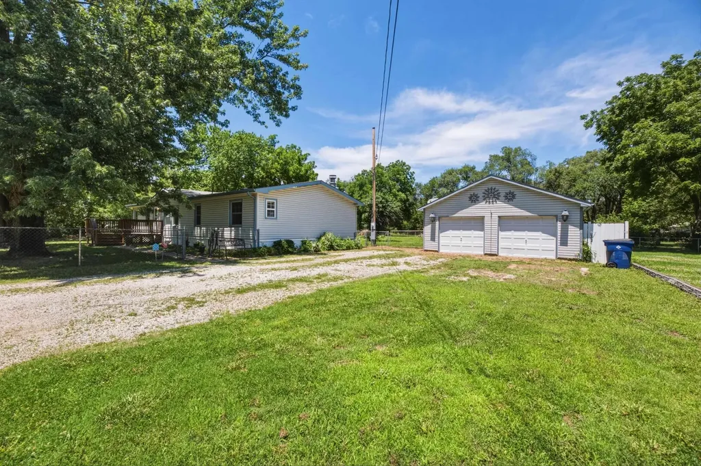 416 W 58th Street S Wichita KS 67217