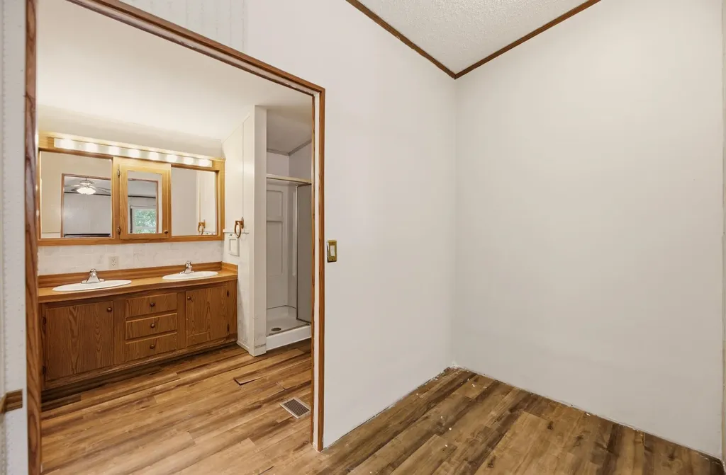 416 W 58th Street S Wichita KS 67217