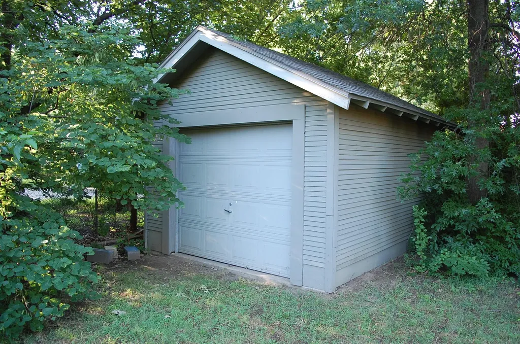 2772 N Halstead Wichita KS 67204