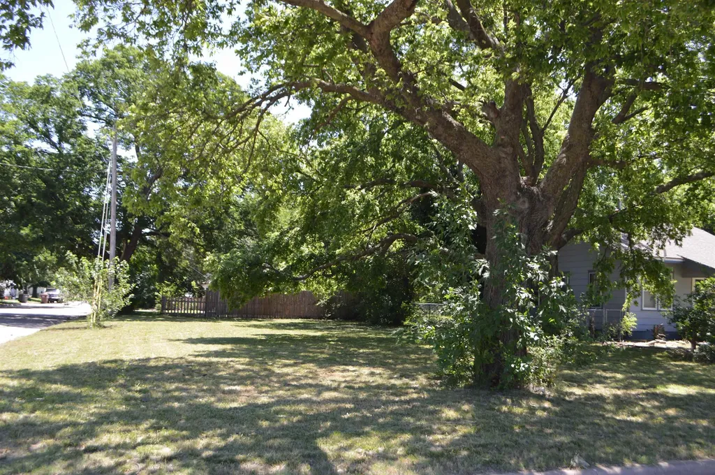 1802 S Lulu Wichita KS 67211