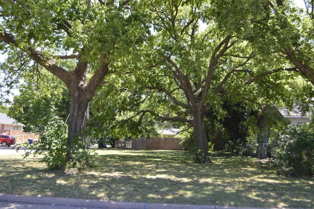 1802 S Lulu Wichita KS 67211