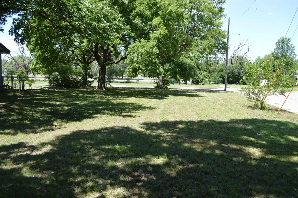 1802 S Lulu Wichita KS 67211
