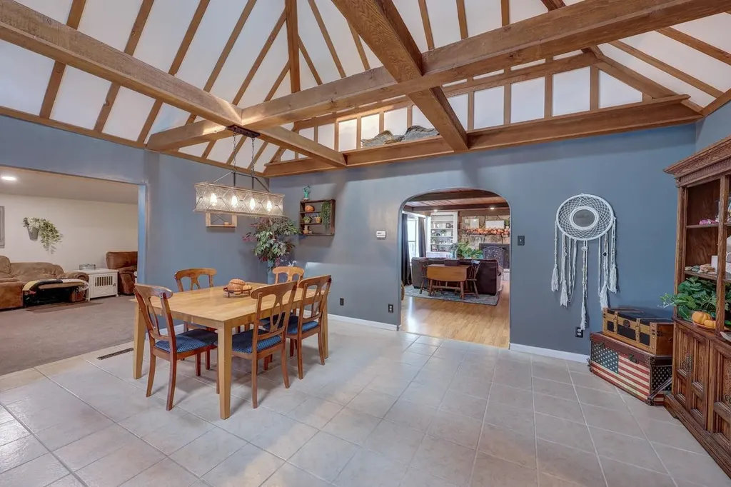 915 E 15th Avenue Winfield KS 67156