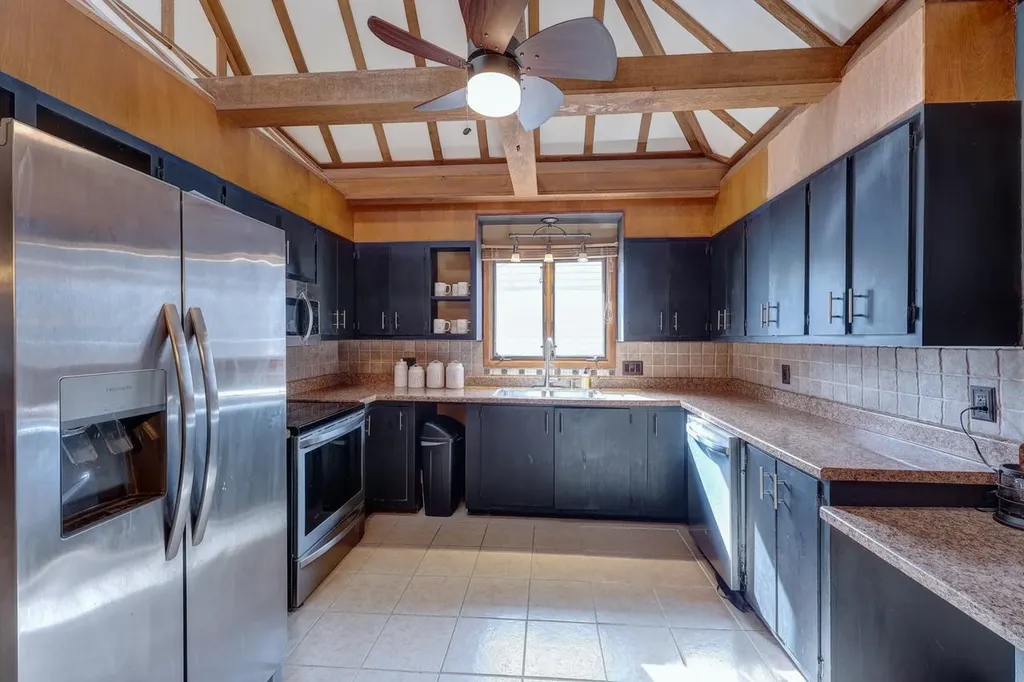 915 E 15th Avenue Winfield KS 67156