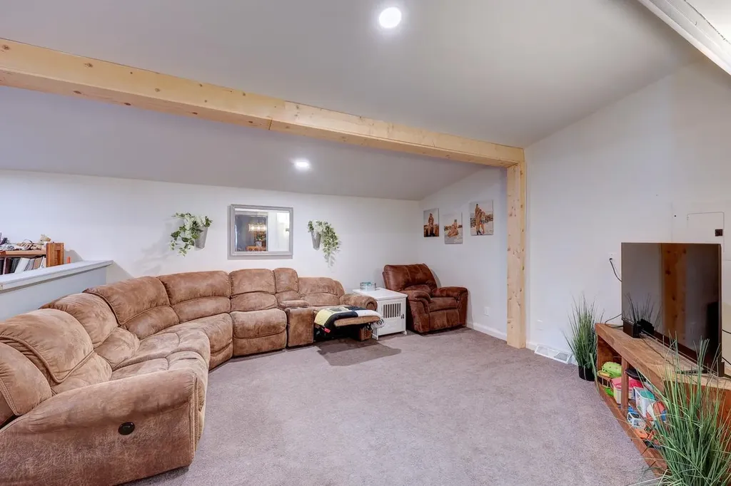 915 E 15th Avenue Winfield KS 67156
