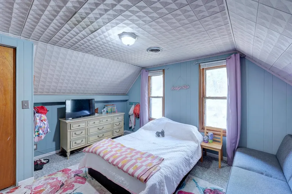 915 E 15th Avenue Winfield KS 67156