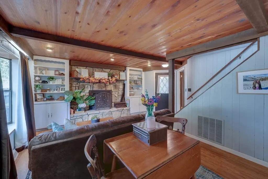915 E 15th Avenue Winfield KS 67156