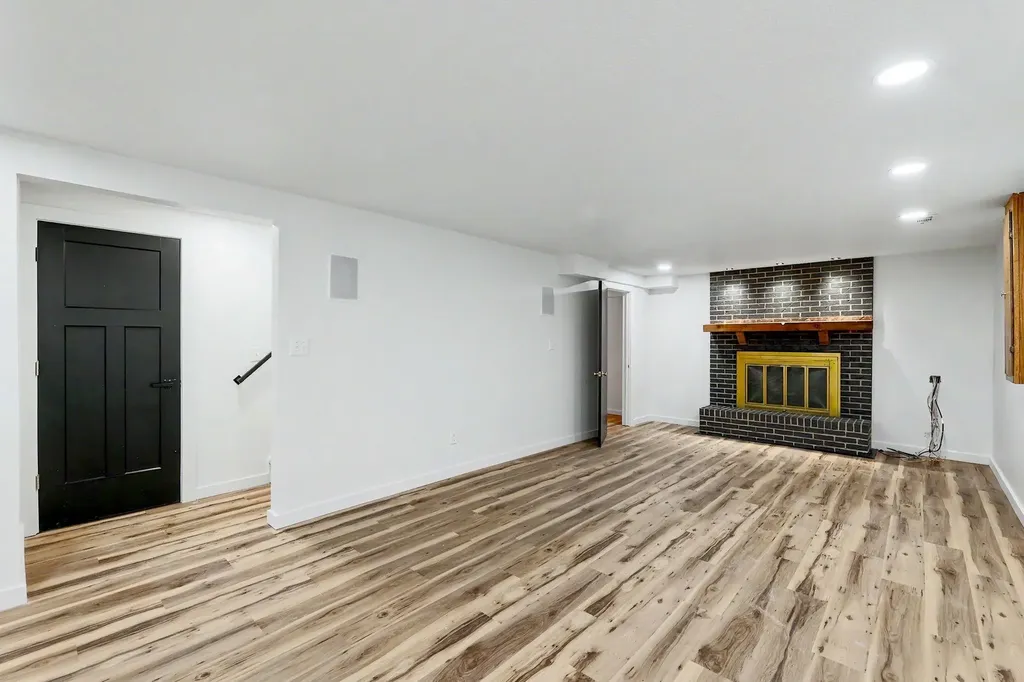 235 W Waitt Rose Hill KS 67133
