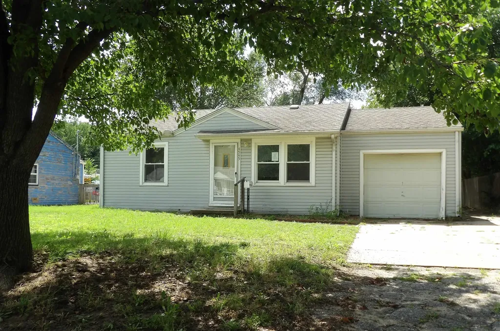4545 S Oak Street Wichita KS 67217
