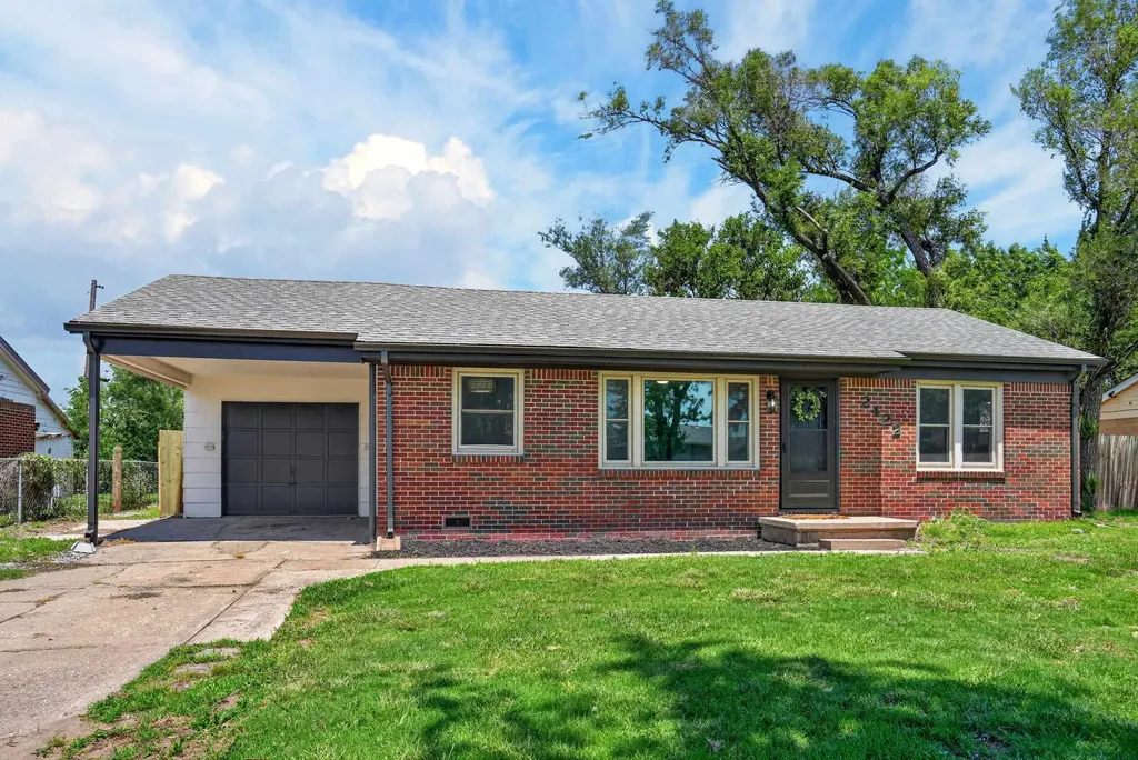 2422 W Greenfield Street Wichita KS 67217