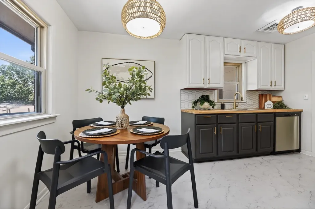 2422 W Greenfield Street Wichita KS 67217