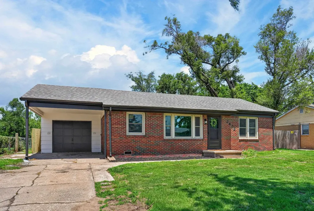 2422 W Greenfield Street Wichita KS 67217