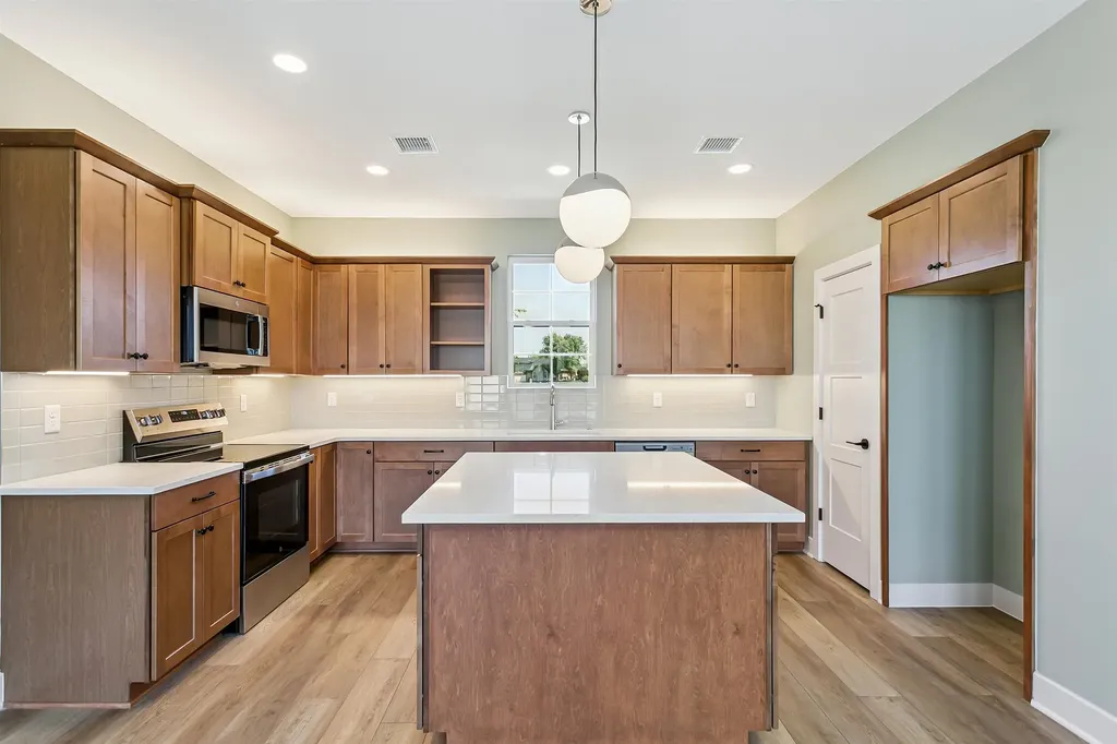 4516 N Harborside Street Wichita KS 67204
