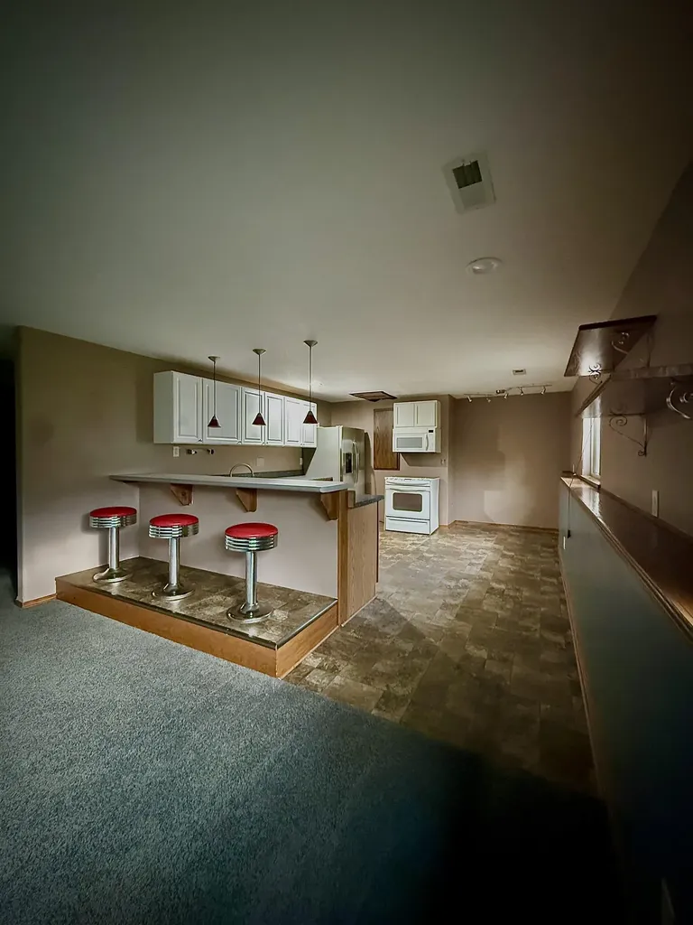 8905 N Ridgewood Lane Park City KS 67147
