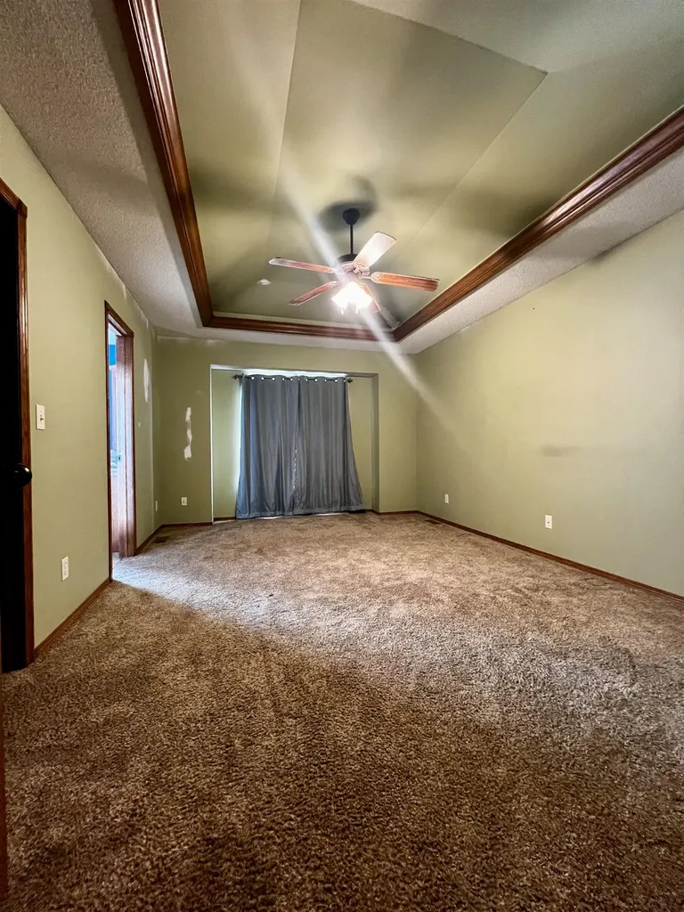 8905 N Ridgewood Lane Park City KS 67147