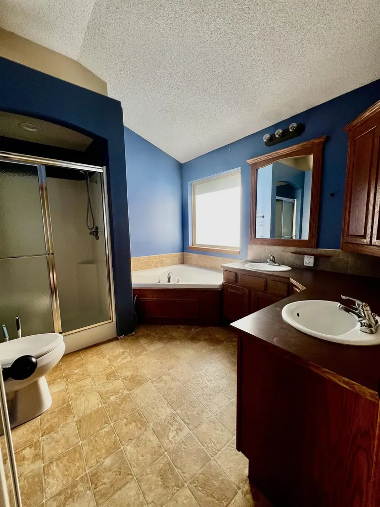 8905 N Ridgewood Lane Park City KS 67147