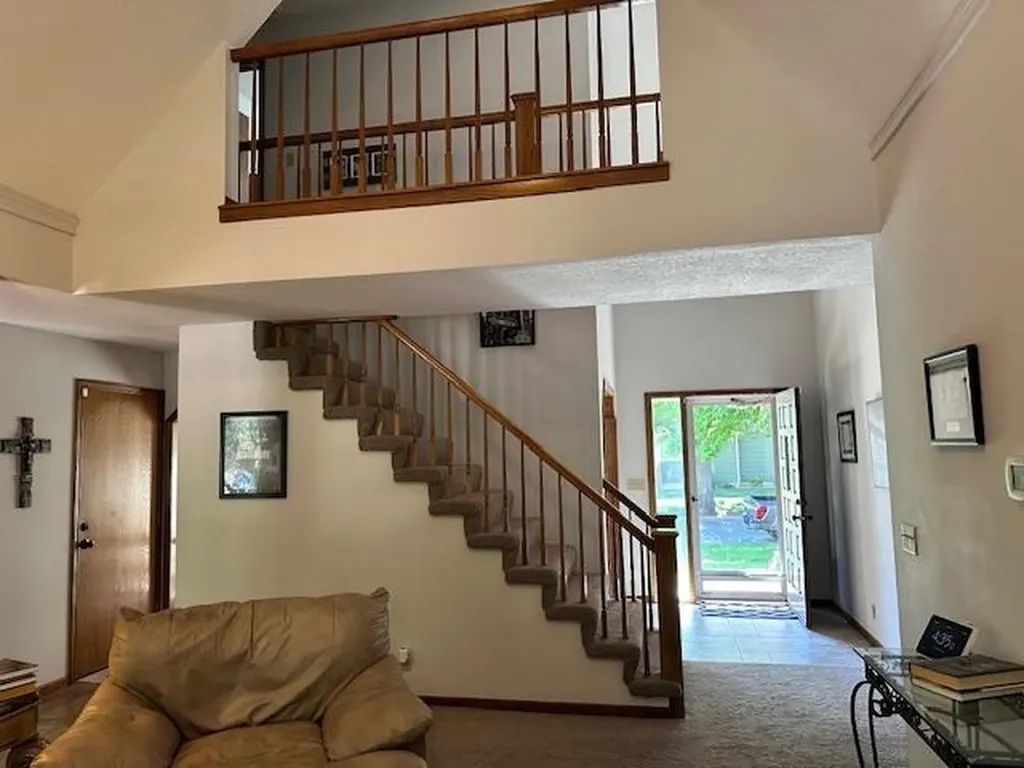 1334 N Coachhouse Wichita KS 67235